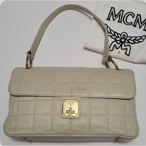 MCM Quilted hand bag in Ivory leather w/ a unique green interior
